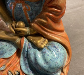 Drie polychrome en vergulde figuren van Bodhisattva, Qianlong/Jiaqing