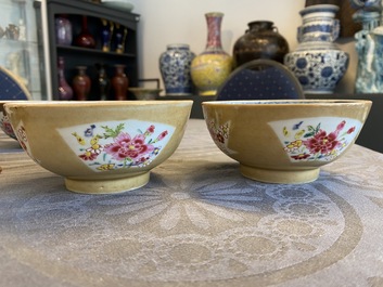 Quatre bols en porcelaine de Chine famille rose &agrave; fond brun capucin, Qianlong