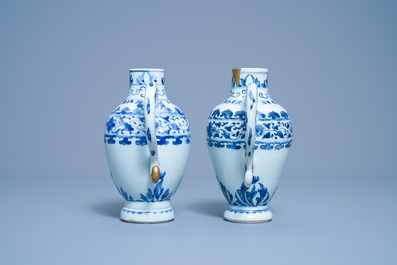 Een paar Chinese blauw-witte kannen, Transitie periode