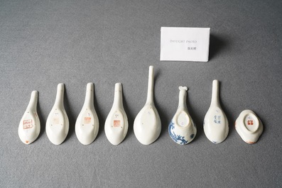Seven Chinese famille rose and blue and white 'dragon' spoons and a saucer, 19/20th C.