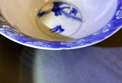 Een Chinese blauw-witte kan en een kom met een tijger, Kangxi merk en periode