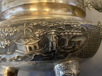 A Chinese silver censer and cover, 19/20th C.
