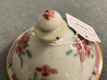 Une chocolati&egrave;re en porcelaine de Chine famille rose &agrave; d&eacute;cor de 'La romance de la chambre de l'ouest', Yongzheng