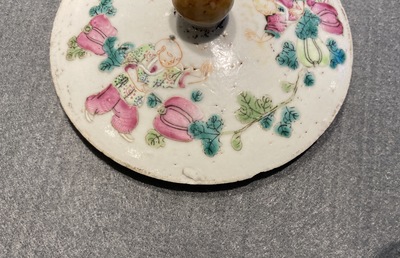 Deux pots &agrave; gingembre en porcelaine de Chine famille rose, 19&egrave;me