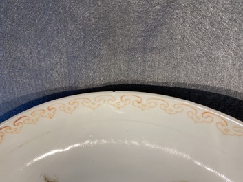 Deux plats en porcelaine de Chine polychrome de Canton, 19&egrave;me