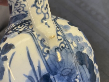 A pair of Japanese blue and white Arita jugs, Edo, 17/18th C.