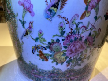 Une paire de vases en porcelaine de Chine famille rose de Canton et deux vases individuels, 19&egrave;me