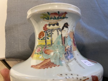 Une paire de vases en porcelaine de Chine famille rose de style Yongzheng, 19/20&egrave;me