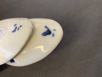 Six cuill&egrave;res en porcelaine de Chine en bleu et blanc, 19/20&egrave;me