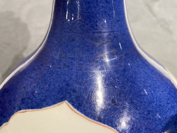 Een Chinese flesvormige famille verte vaas met poederblauwe fondkleur, Kangxi