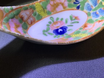Huit cuill&egrave;res en porcelaine de Chine famille rose de Canton et polychrome, 19/20&egrave;me