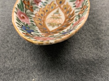 A pair of Chinese Thai market Bencharong spoons, 19th C.