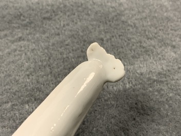 Een paar Chinese ijzerrode en vergulde lepels voor de Indische markt, Qianlong