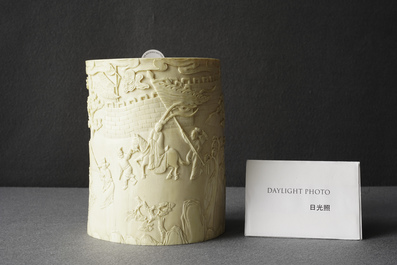 A Chinese ivory brush pot, 18/19th C.