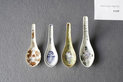 Quatre cuill&egrave;res en porcelaine de Chine, 19/20&egrave;me