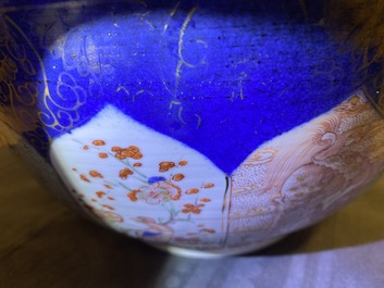 Un bol en porcelaine de Chine verte-Imari &agrave; fond bleu poudr&eacute;, Kangxi