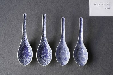 Two pairs of Chinese blue and white spoons, 19th C.