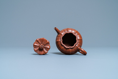 A Chinese Yixing stoneware teapot and cover, Kangxi