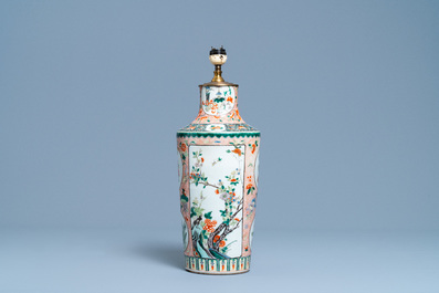 Un vase en porcelaine de Chine famille verte convert&eacute; en lampe, 19&egrave;me