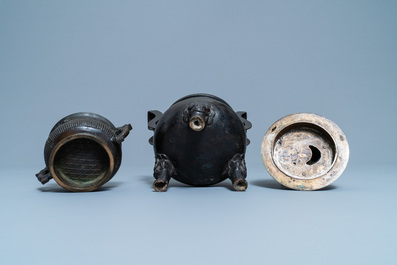 Two Chinese bronze censers, Qing