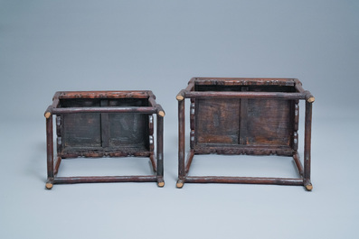 Drie Chinese houten aflopende bijzettafels, 19e eeuw