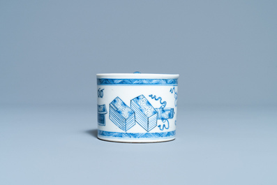 A Chinese blue and white inkwell with antiquities design, Kangxi