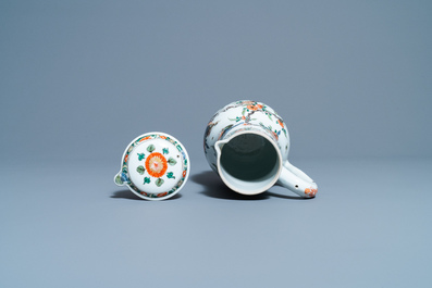 Une verseuse couverte en porcelaine de Chine famille verte, Kangxi