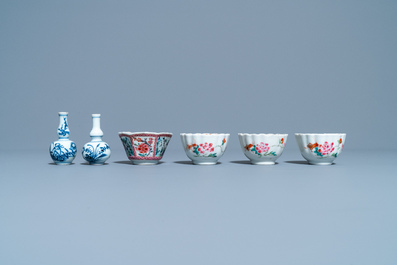 A varied collection of Chinese porcelain wares, Kangxi/Qianlong