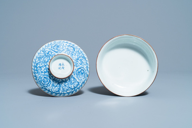 Een Chinese blauw-witte 'Bleu de Hue' dekselkom voor de Vietnamese markt, 19e eeuw