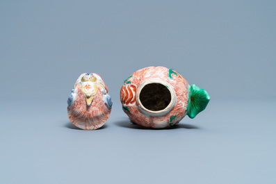 Un br&ucirc;le-parfum en forme de luduan en porcelaine de Chine wucai, &eacute;poque Transition