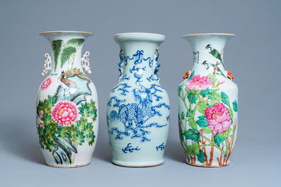 Cinq vases en porcelaine de Chine famille rose, qianjiang cai et c&eacute;ladon, 19/20&egrave;me