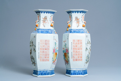 Une paire de vases de forme hexagonale en porcelaine de Chine qianjiang cai, 19/20&egrave;me