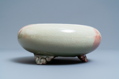 A Chinese peachbloom-glazed tripod censer, 18/19th C.