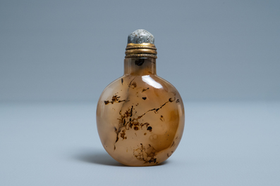 A Chinese agate snuff bottle, 19th C.