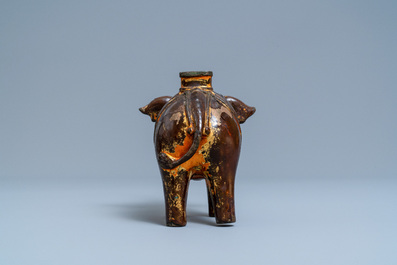 A Vietnamese gilt-lacquered bronze 'elephant' censer, 17th C.