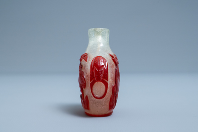 A Chinese red and white overlay glass snuff bottle, 18th C