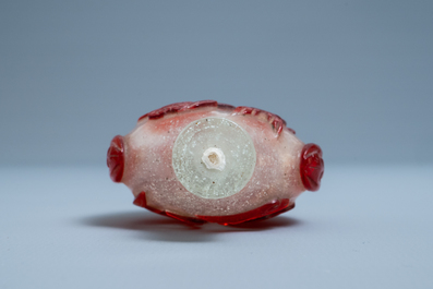 A Chinese red and white overlay glass snuff bottle, 18th C