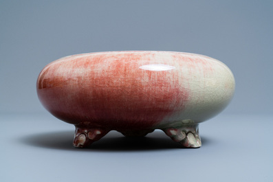 A Chinese peachbloom-glazed tripod censer, 18/19th C.