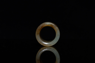 Un anneau d'archers en jade c&eacute;ladon, Chine, Ming