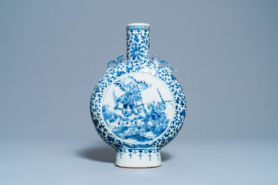 A Chinese blue and white 'moonflask' vase with warriors on horseback, 19th C.