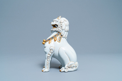 Un mod&egrave;le d'un komainu en porcelaine Koransha de Japon, Meiji, 19&egrave;me