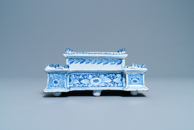 A large blue and white Delft-style inkwell, Nurnberg faience, Germany, 18th C.