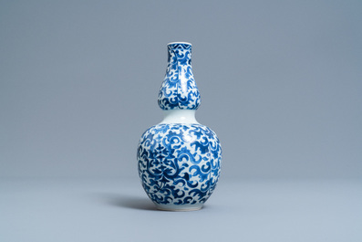 A Chinese blue and white double gourd vase, Kangxi