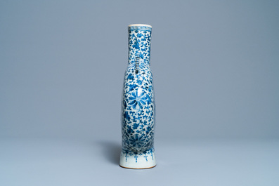 A Chinese blue and white 'moonflask' vase with warriors on horseback, 19th C.