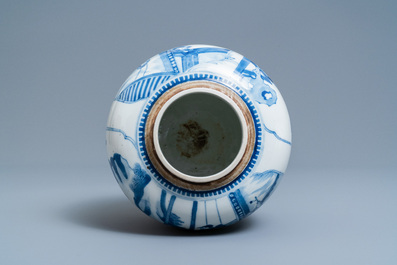 Een Chinese blauw-witte pot met figuratief decor, 19e eeuw