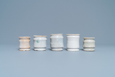 Nine white Dutch Delftware albarello-type ointment jars, 17/18th C.