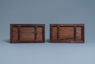 Een paar Chinese vierdelige rechthoekige hongmu houten dekseldozen, 19e eeuw