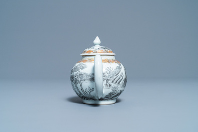 Une th&eacute;i&egrave;re couverte en porcelaine de Chine grisaille et dor&eacute;e &agrave; d&eacute;cor de buffles, Yongzheng