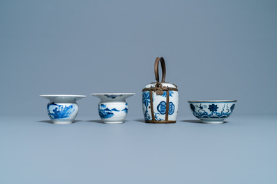 Elf stukken Chinees blauw-wit 'Bleu de Hue' porselein voor de Vietnamese markt, 18/19e eeuw
