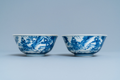 Een paar Chinese blauw-witte 'Xi Xiang Ji' kommen, Jiajing merk, Kangxi